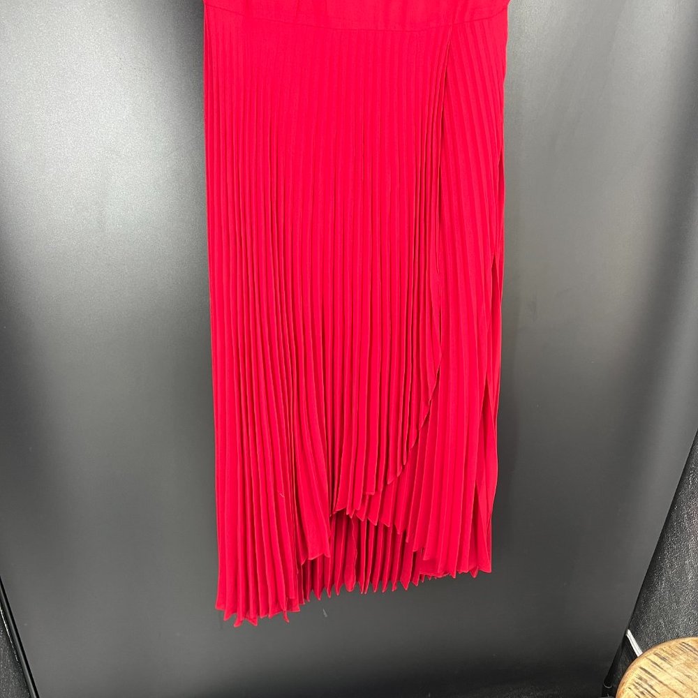 WHBM | Size 14. Red Crepe Pleated dress - Picture 4 of 13